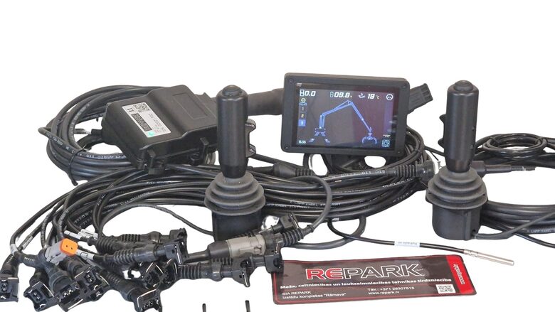 Vadības sistēma ar džoistikiem